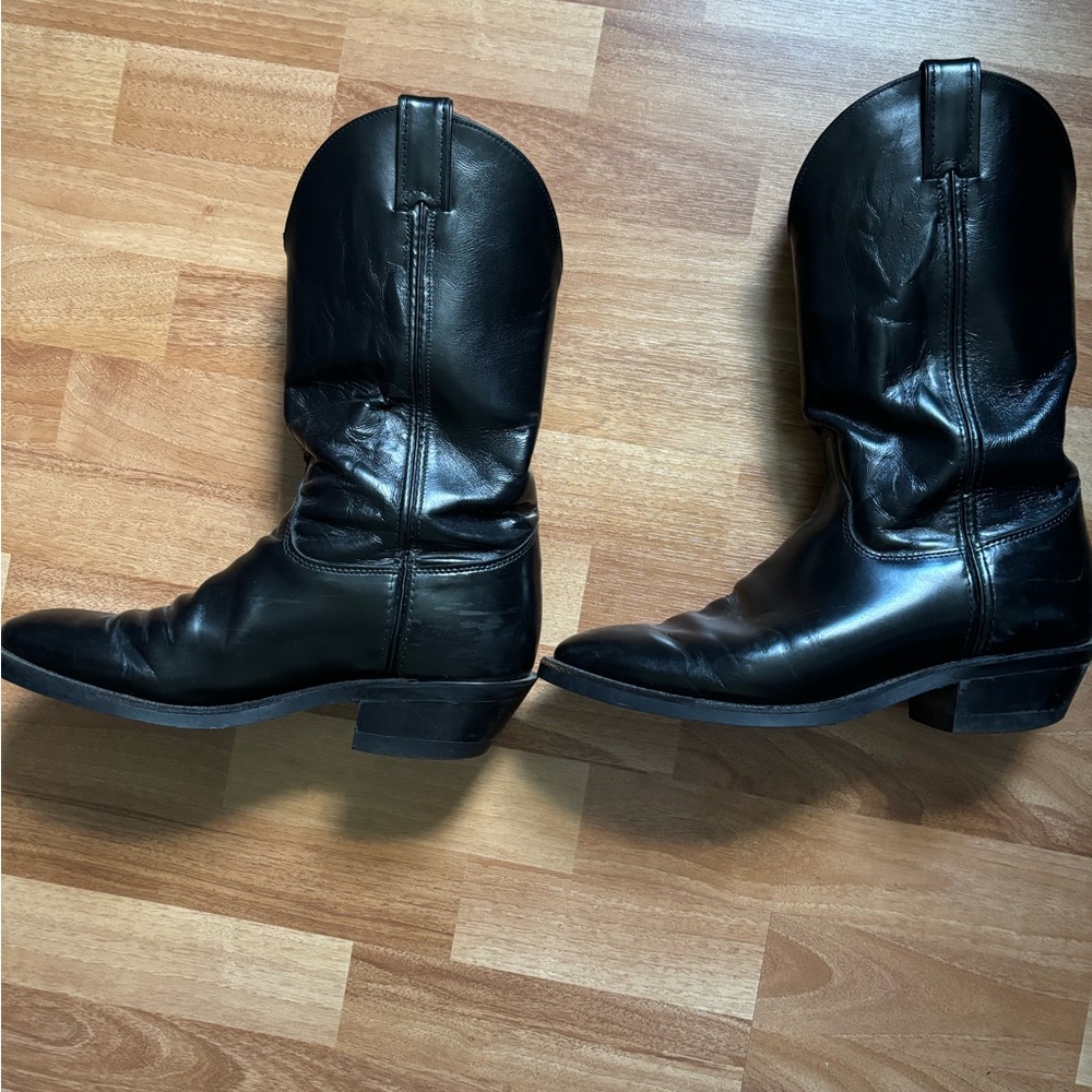 Vintage Justin’s Black Leather Cowboy Boots